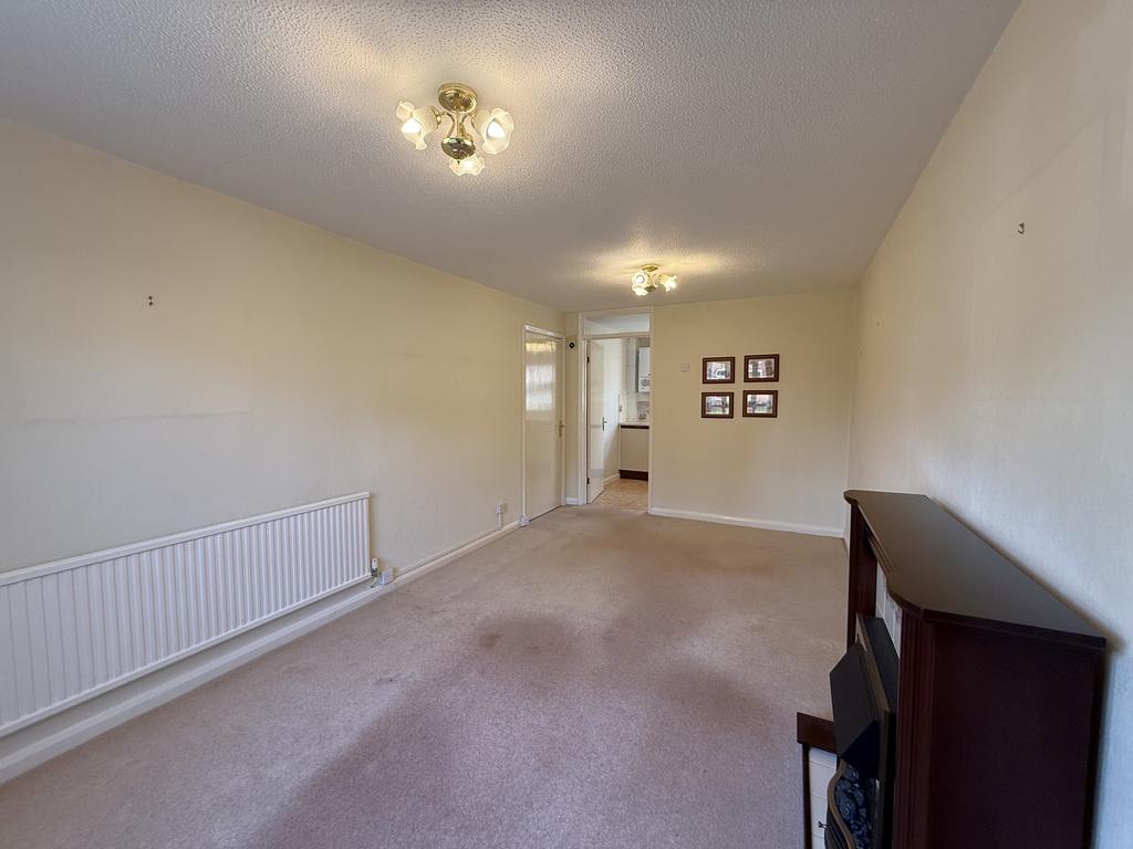 50 Bramwell St living 3.jpeg