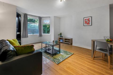 undefined, Bruce Rd CR4
