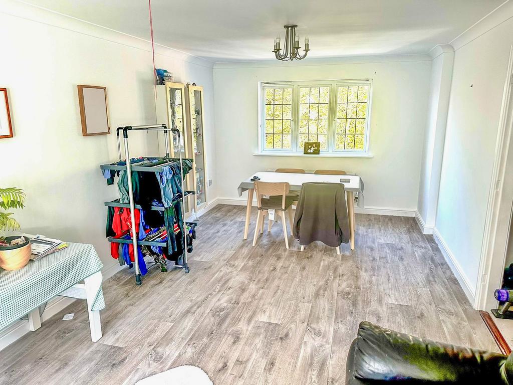 Lounge/dining room