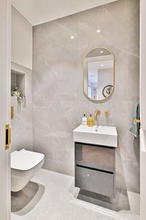 2 bedroom flat for sale, Ennismore Gardens, London