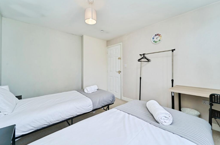 Second Bedroom / Lounge