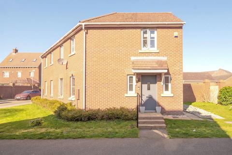 3 bedroom semi-detached house for sale, Oakwood Close, Desborough, Kettering