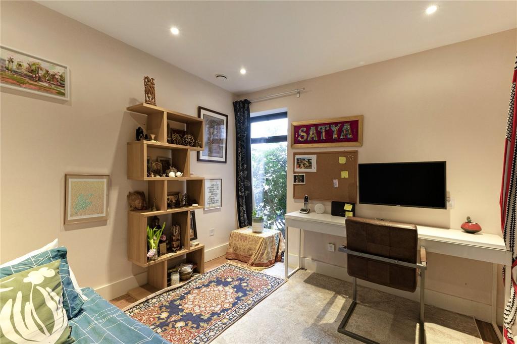 Bedroom 4/Office