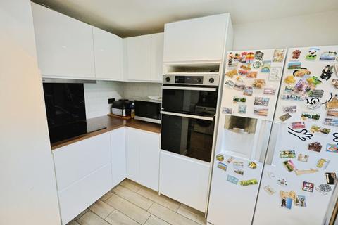 3 bedroom semi-detached house to rent, Scott Road, Bishop Auckland