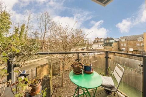 2 bedroom flat for sale, Boundaries Road, London SW12