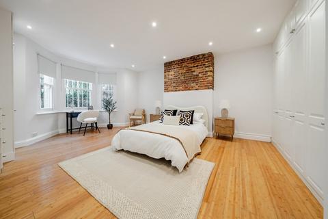 3 bedroom flat for sale, Cavendish Road, Clapham South, London, SW12