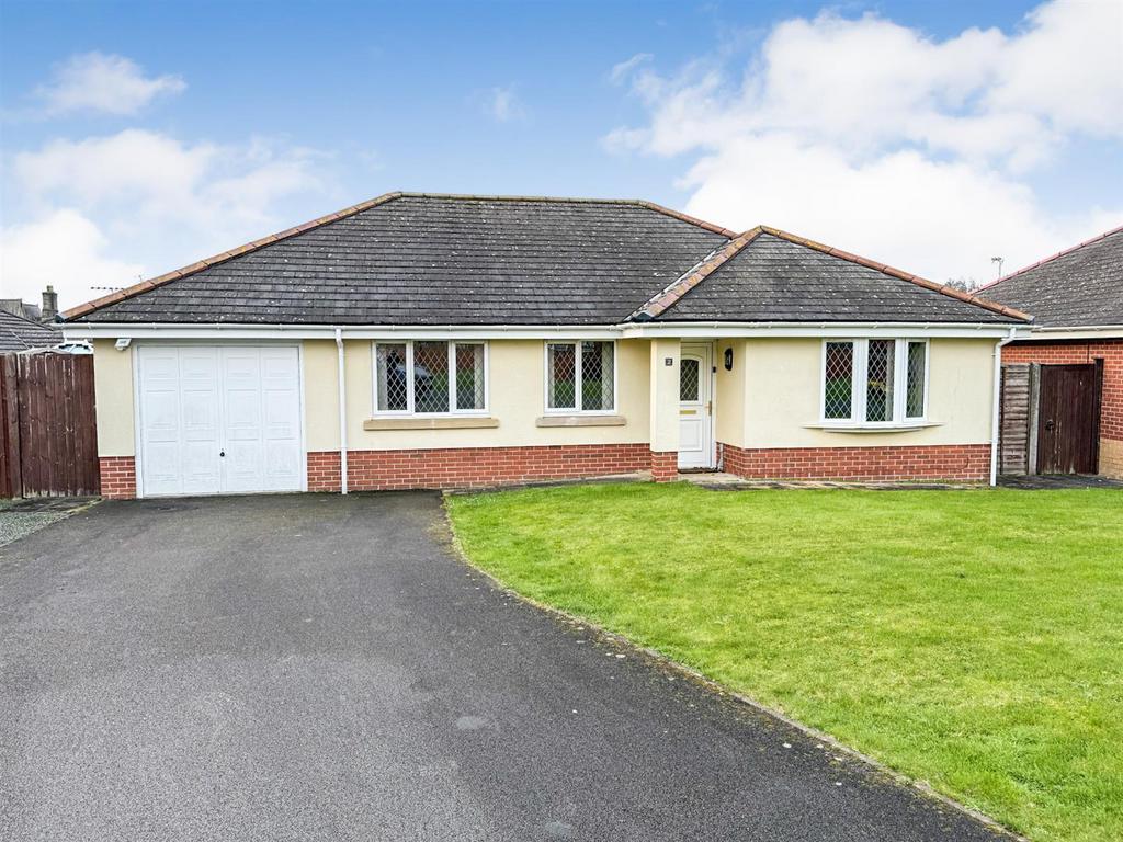 Accommodation Comprises;