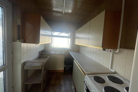 2 bedroom terraced house to rent, Kenning St, Clay Cross,