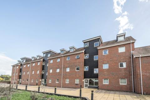2 bedroom apartment for sale, Nayland Court, Romford RM1