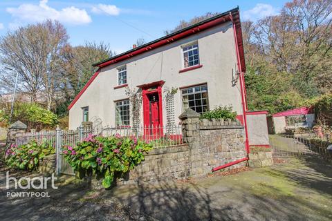 3 bedroom character property for sale, Avon Road, Pontypool