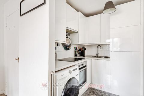 1 bedroom ground floor flat to rent, Foundary Mews, Chertsey KT16 9AP