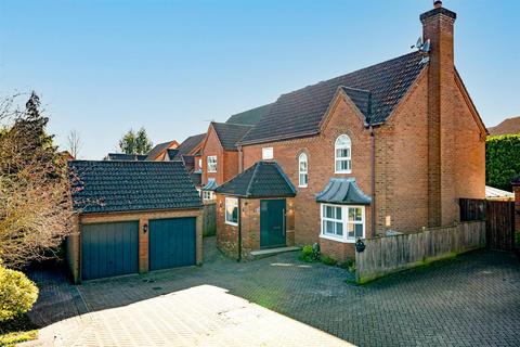 undefined, Larkspur Close, Hemel Hempstead, Hertfordshire,