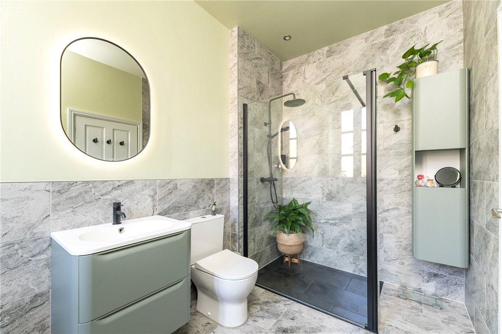 Master En-Suite