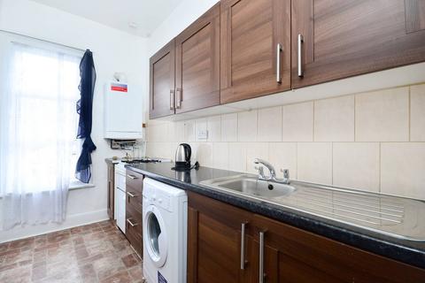 2 bedroom flat to rent, Hermitage Road, Finsbury Park, London, N4