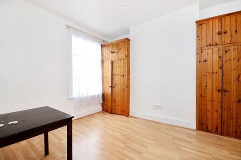2 bedroom flat to rent, Hermitage Road, Finsbury Park, London, N4