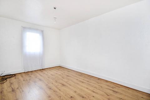2 bedroom flat to rent, Hermitage Road, Finsbury Park, London, N4