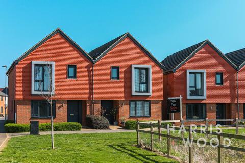 3 bedroom semi-detached house for sale, Mannings Road, Colchester, CO7