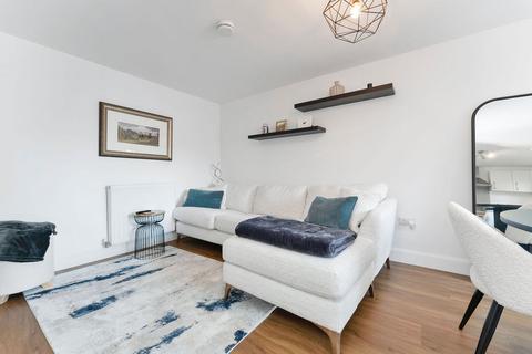 undefined, 0419L Ashley Place, Edinburgh, EH6 5GB