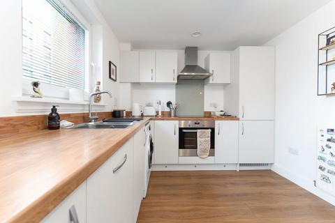 undefined, 0419L Ashley Place, Edinburgh, EH6 5GB