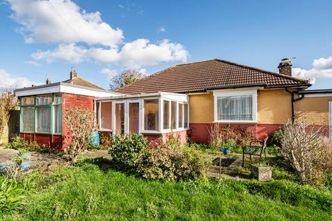 3 bedroom bungalow for sale, Horndon Road, Collier Row RM5