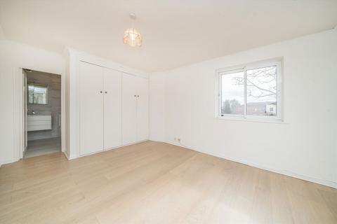 2 bedroom flat to rent, The Downs, London SW20