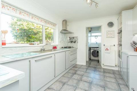 4 bedroom bungalow for sale, Hardy Road, St. Margarets-at-Cliffe, Dover, Kent, CT15