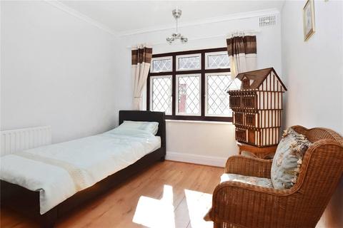 3 bedroom bungalow for sale, Brampton Road, Bexleyheath, DA7
