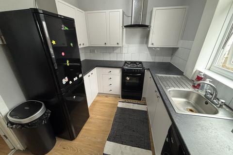 3 bedroom terraced house to rent, Beck Road, SHEFFIELD