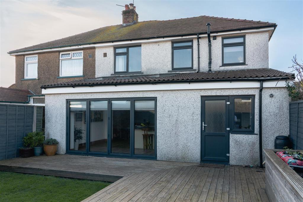 77 Balmoral Drive (14 of 31).jpg