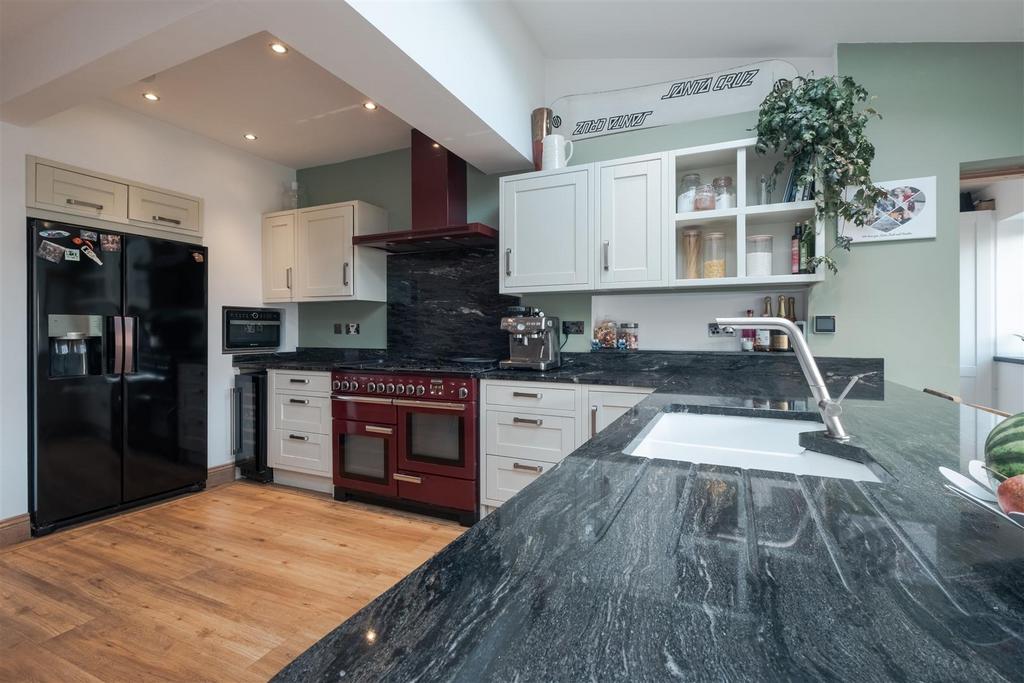 77 Balmoral Drive (9 of 31).jpg