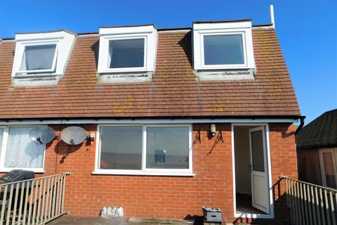 2 bedroom maisonette to rent, Beach Way, Clacton-on-Sea CO15