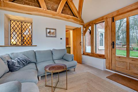 3 bedroom detached house to rent, Quarry Lodge, High Park, Albrighton, WV7 3BB