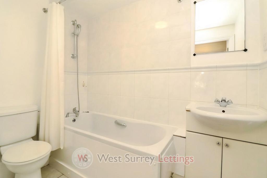 1c38032f-bathroom lge