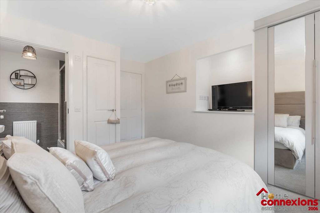 Bedroom One (2)