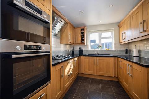 4 bedroom detached house for sale, Vancouver Drive, Rainham
