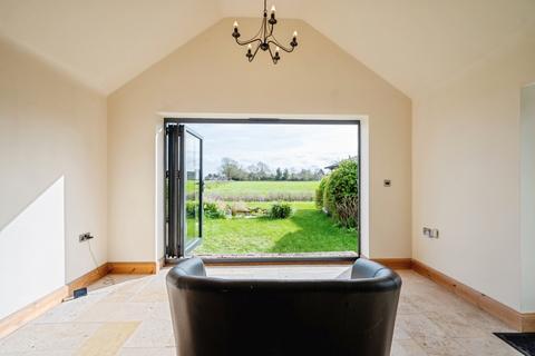 2 bedroom bungalow for sale, Clovelly Road, Hayling Island, Hampshire, PO11