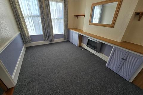 1 bedroom flat to rent, North Denes Road, Great Yarmouth