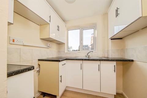 1 bedroom end of terrace house for sale, Merstham Drive, Clacton-On-Sea