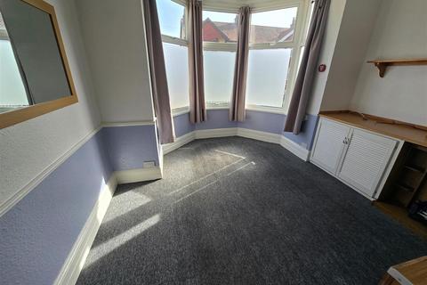 1 bedroom flat to rent, North Denes Road, Great Yarmouth