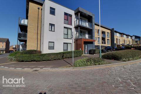 1 bedroom flat for sale, Larch Place, Romford