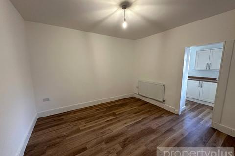 3 bedroom terraced house to rent, King Street, Gelli, Rhondda Cynon Taff, CF41
