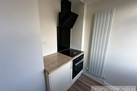 3 bedroom terraced house to rent, King Street, Gelli, Rhondda Cynon Taff, CF41