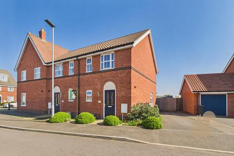 2 bedroom end of terrace house for sale, Tynan Crescent, Stowmarket IP14