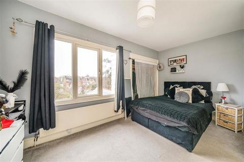 2 bedroom flat for sale, Walm Lane, London NW2