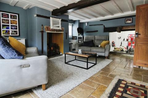 3 bedroom end of terrace house for sale, High Street, Cricklade, SN6