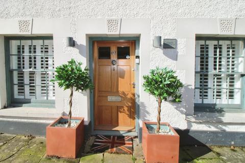 3 bedroom end of terrace house for sale, High Street, Cricklade, SN6