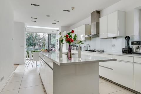 6 bedroom terraced house to rent, Hocroft Road, London, NW2