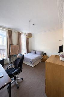 Studio to rent, Commercial Road, London, E14