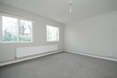 2 bedroom flat to rent, Shepherds Hill, Highgate, London, N6