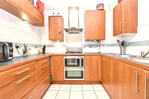 2 bedroom flat for sale, Martinique Way, Eastbourne